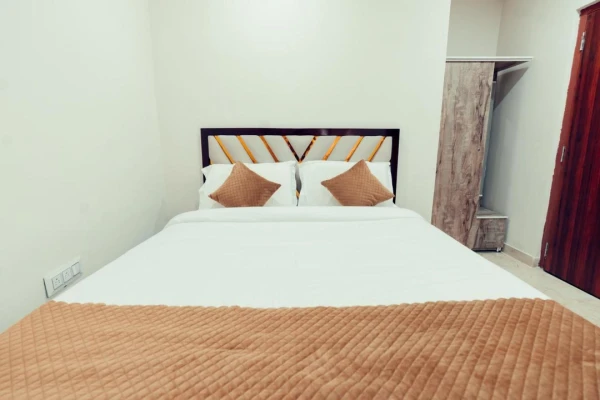 hotel with swimming pool in kamala nagar, hyderabad - vaaraahi hotel