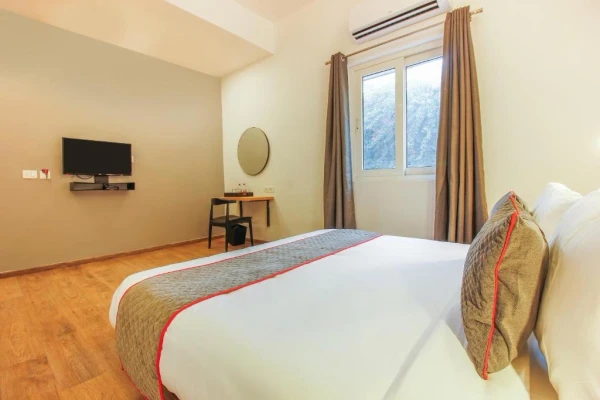 hotel with free parking in nallakunta, hyderabad - white ridge shivam