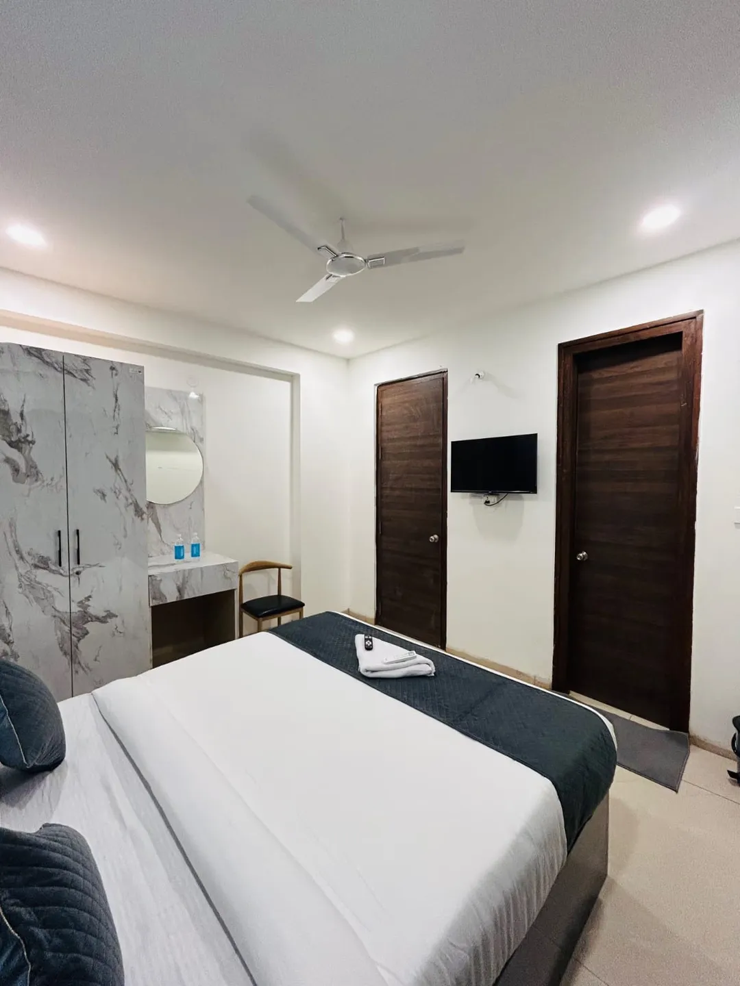 hotels for unmarried couples in wild wings premium hotel narsingi hyderabad