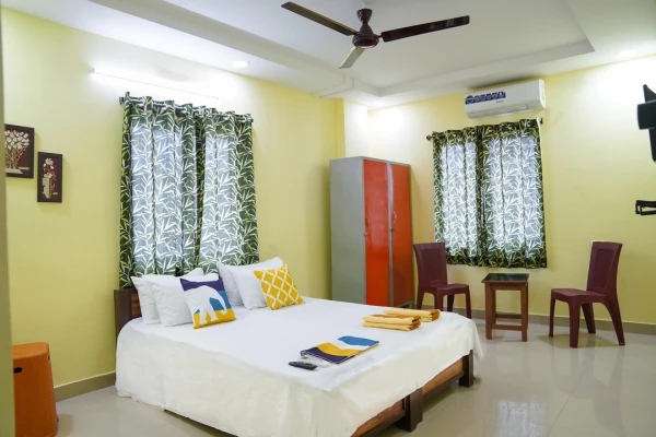 hotel near hyderabad airport - yellow bells gachibowli