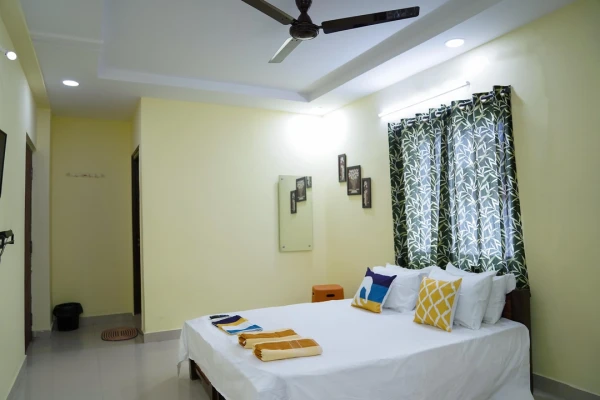 hotel with meeting room in gachibowli, hyderabad - yellow bells gachibowli