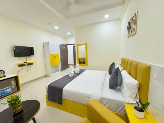 hotel with gym in gachibowli, hyderabad - yellow sapphire hotel dlf cyber city