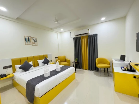 hotel near hyderabad airport - yellow sapphire hotel dlf cyber city