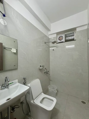 hotel near hyderabad railway station - yellow sapphire hotel dlf cyber city