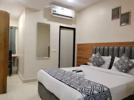 couple hotels in yellow sapphire hotel hitech hyderabad