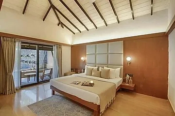shivaji nagar, igatpuri hotel booking - elivaas lush 6 bhk with pool, jacuzzi, bar, sit out & garden