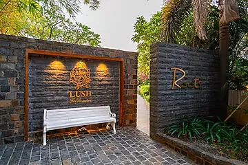 hotel with free parking in shivaji nagar, igatpuri - elivaas lush 6 bhk with pool, jacuzzi, bar, sit out & garden
