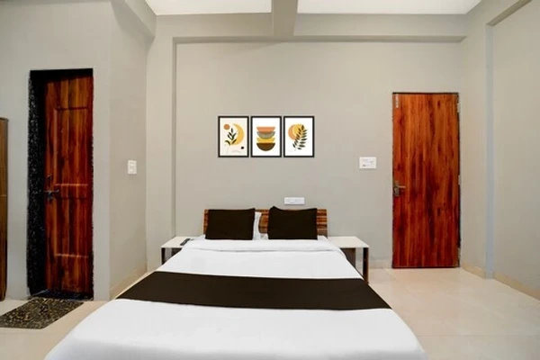 hourly stay hotels in aayansh hotel indore