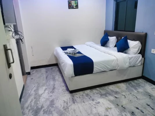 day stay hotels in b r green's hotel indore