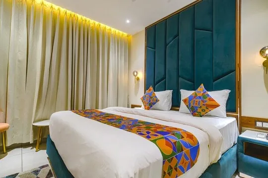 best luxury hotel in benchmark b&b indore