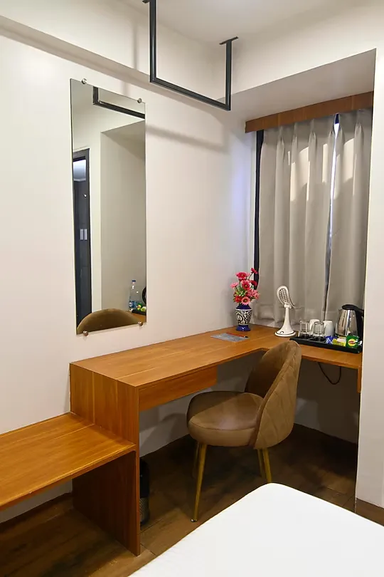 hotel with free parking in scheme number 136, indore - carry hotel indore
