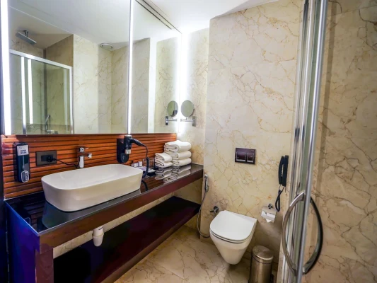 hotel room booking in pipliyahana, indore - essentia luxury hotel indore