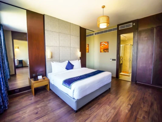 hotel with meeting room in pipliyahana, indore - essentia luxury hotel indore