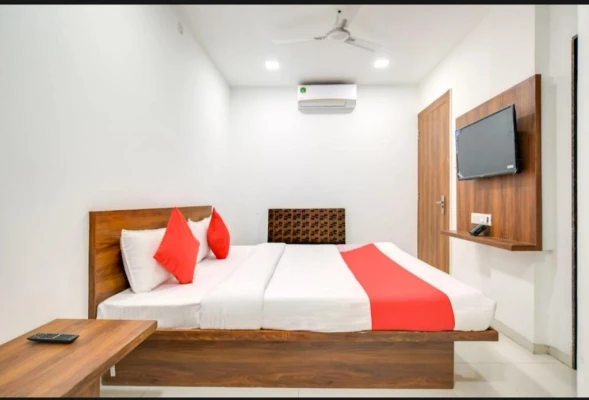 luxury hotels in hotel apple by oyteo indore