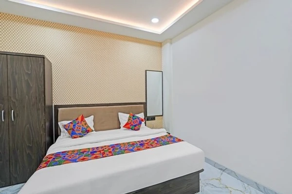 hotel near indore railway station - hotel aurika retreat