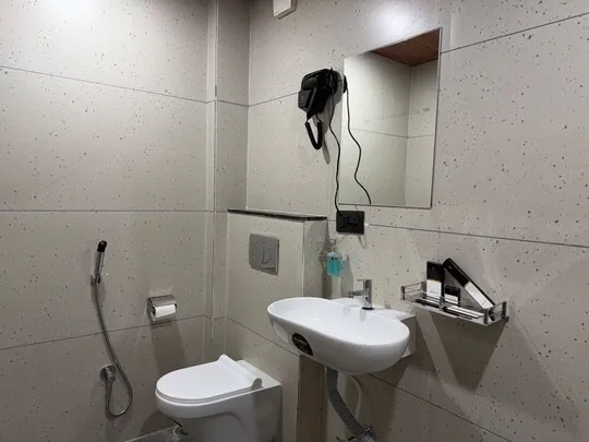 luxury hotels in hotel aventus by urbantara indore