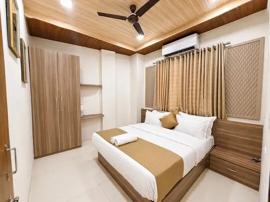 best hourly hotels in hotel aventus suites indore indore