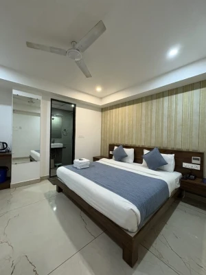 hotel with gym in bombay hospital square ring road, indore - hotel blue marine