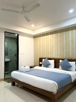 hotel with banquet hall in bombay hospital square ring road, indore - hotel blue marine