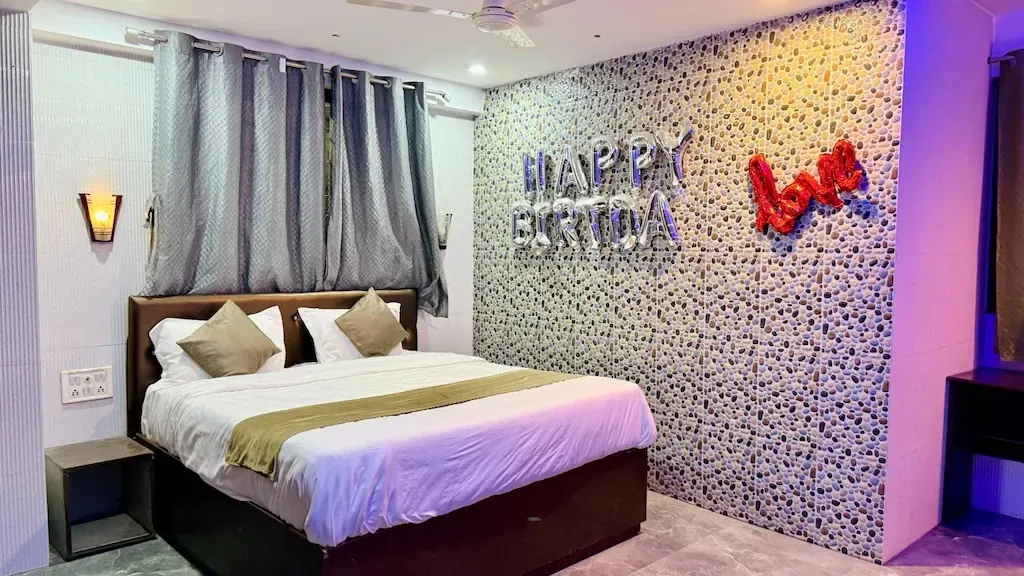 top hotels in hotel br greens indore