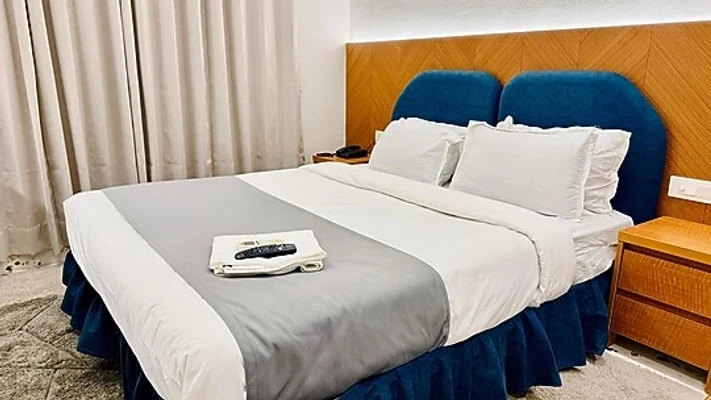 scheme no 113, indore hotel booking - hotel citadel inn