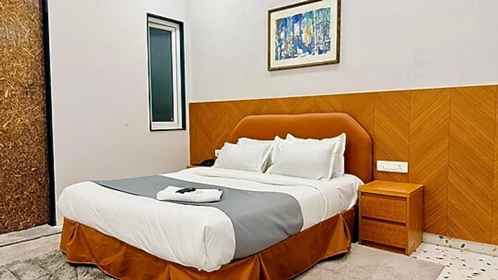 hotel in scheme no 113, indore for couples - hotel citadel inn