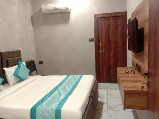 honeymoon hotels in hotel city pride by oyteo indore