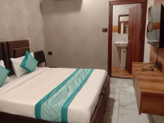 24 hours check in hotels in hotel city pride by oyteo indore