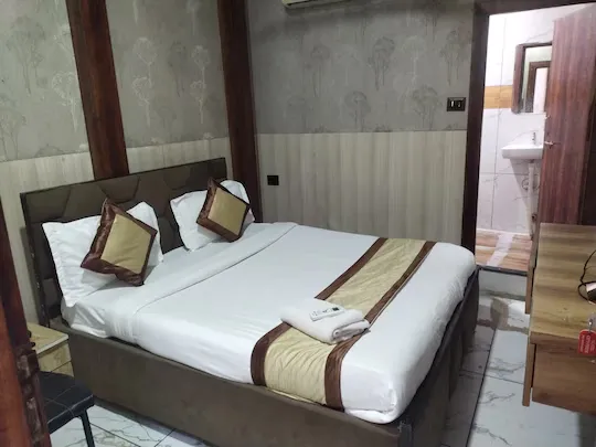 best day stay hotels in hotel city pride by oyteo indore