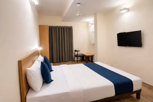 best hotels for few hours in hotel dlive indore