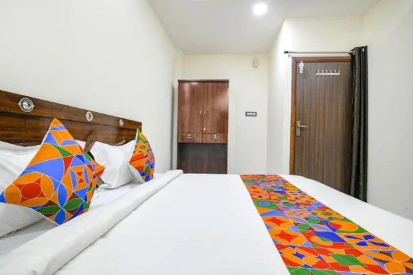 best hourly stay in hotel dr greens indore