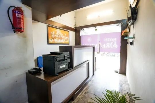 best luxury hotels in hotel dreamway by oyteo indore