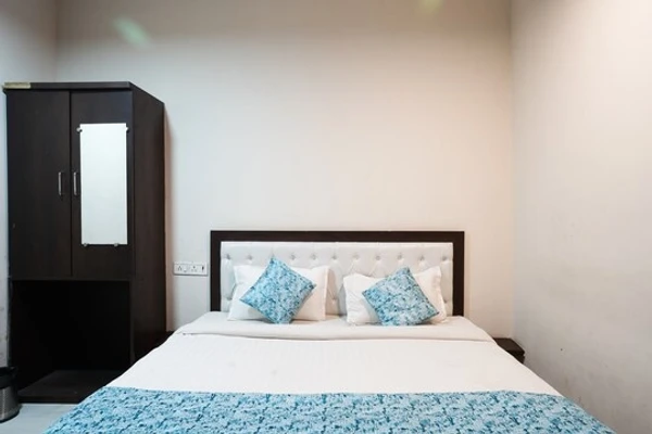hotel with banquet hall in vijay nagar, indore - hotel dreamway by oyteo