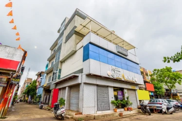 hourly stay hotels in hotel dreamway by oyteo indore