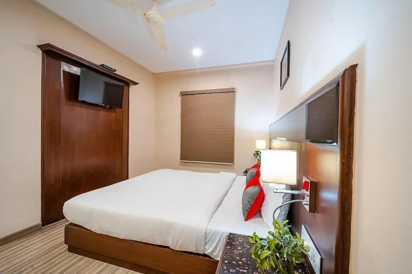 tourist hotels in hotel eco stay indore