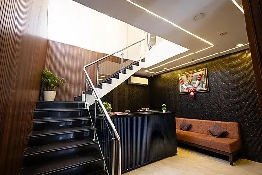 hotel with gym in tukoganj, indore - hotel enigma
