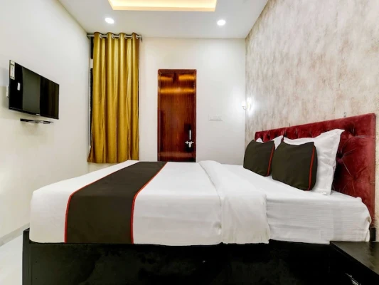 day stay hotels in hotel iconic stay by igh indore