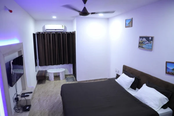 hotel in kesar bag colony, indore for couples - hotel kiwi inn