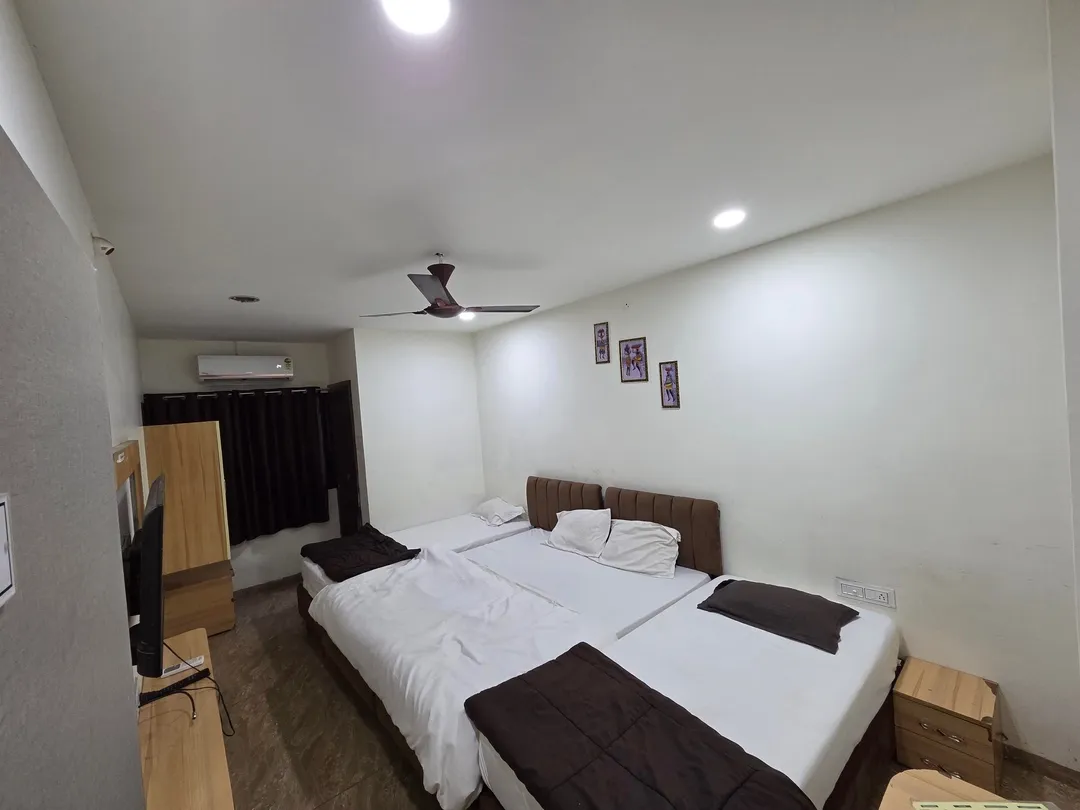 hotel in kesar bag colony, indore for couples - hotel kiwi inn