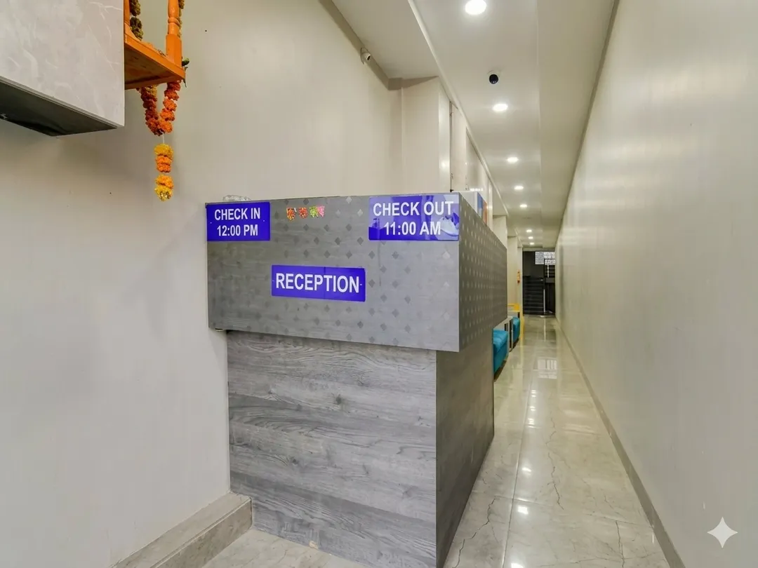 budget hotel in pipliyahana, indore - hotel lake view