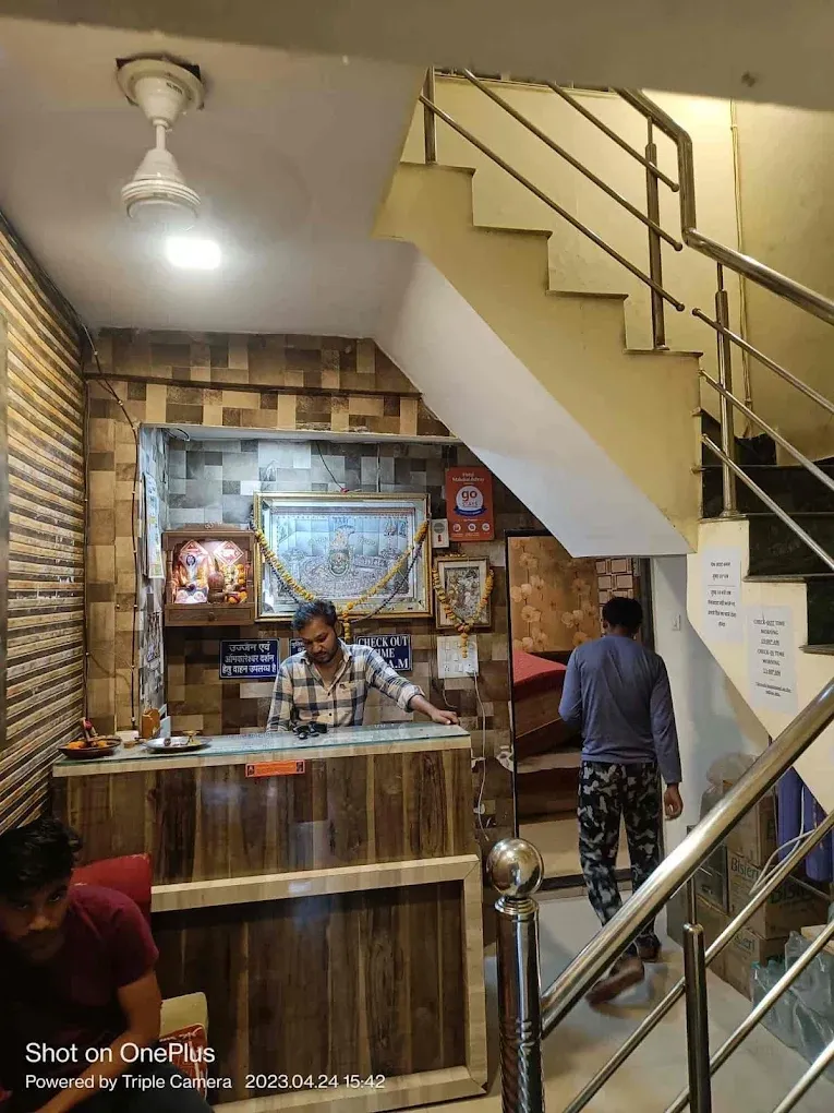 best hourly stay hotels in hotel mahakal palace by oyteo indore