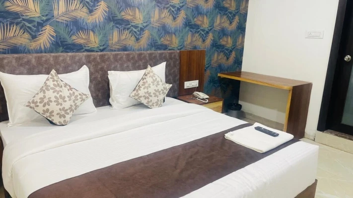 hourly stay in hotel million star by oyteo indore