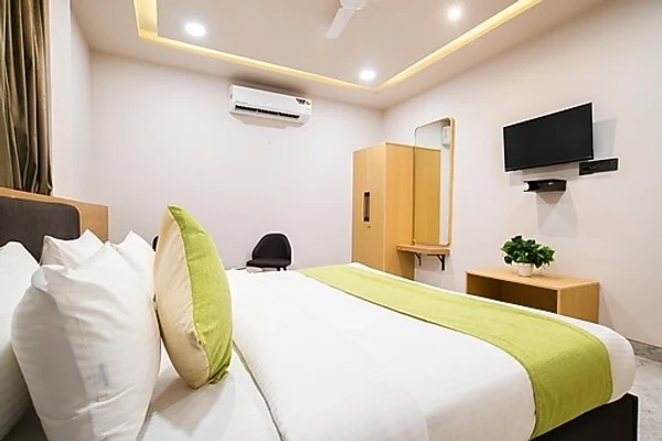 best hotels for couple in hotel pishori inn indore