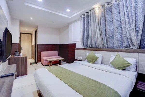 flexible hotel booking in hotel pishori inn indore