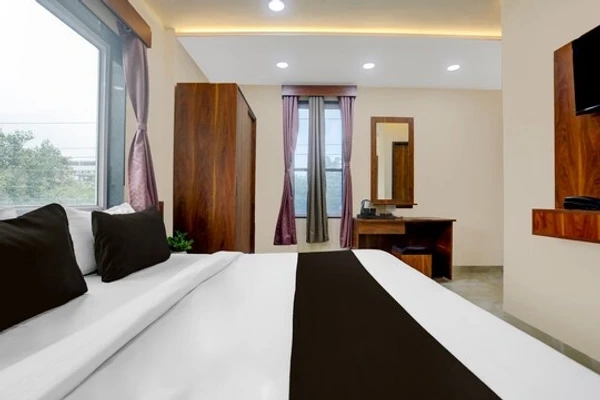 online room booking in mahalakshmi nagar, indore - hotel sacred tree