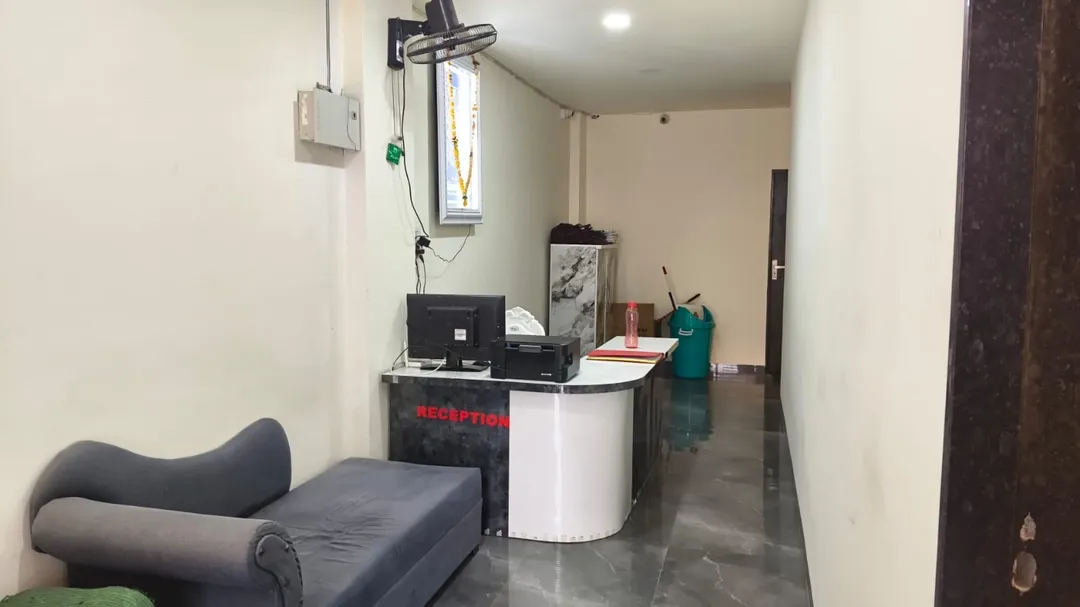 hotel near indore railway station - hotel sapphire inn by binjwa