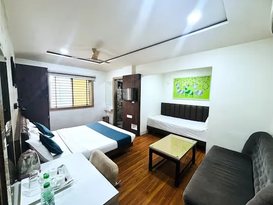 online room booking in mahalakshmi nagar, indore - hotel shree ram palace