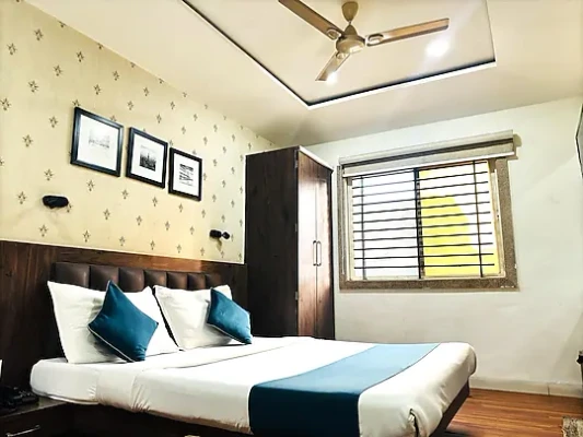 hotel with free parking in mahalakshmi nagar, indore - hotel shree ram palace