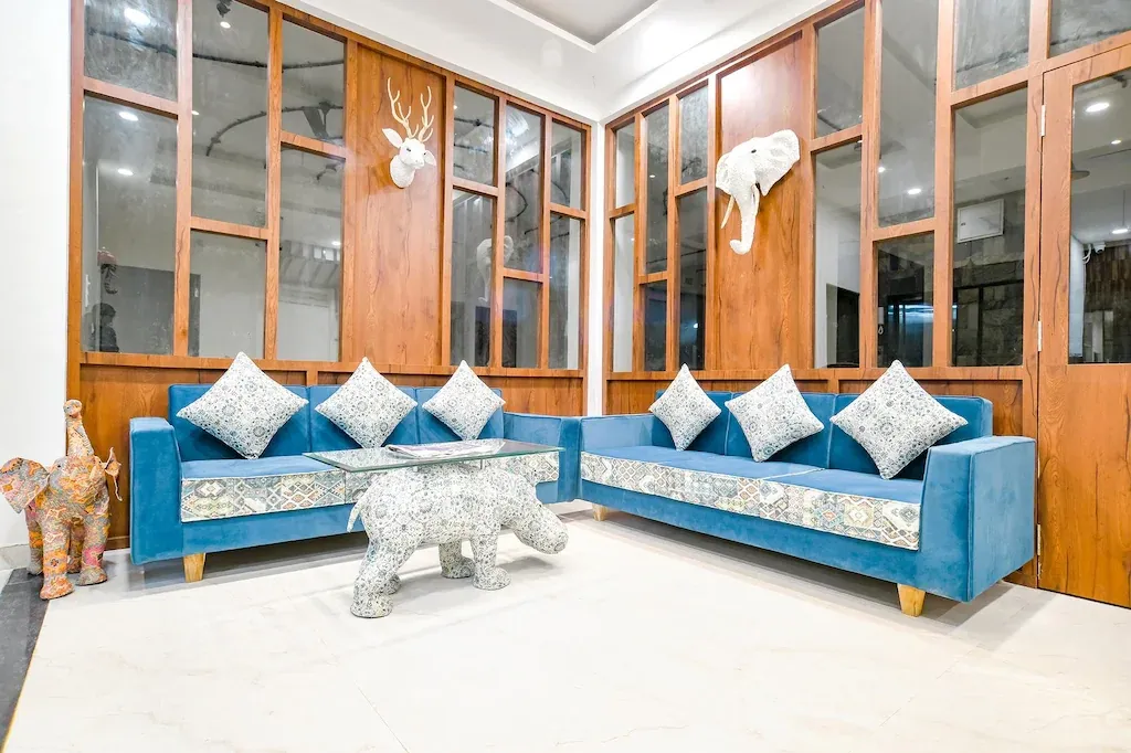 hotel with banquet hall in bombay hospital square ring road, indore - hotel suraj kunj