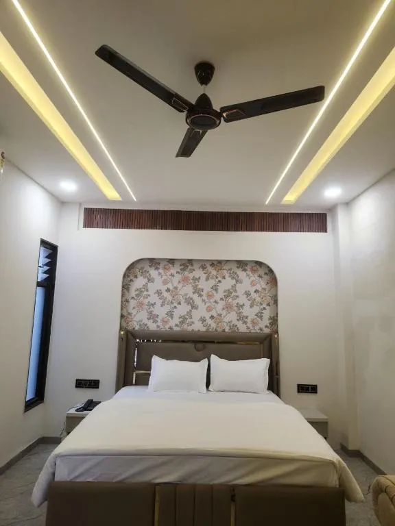 hourly hotels in hotel the 4 seasons indore